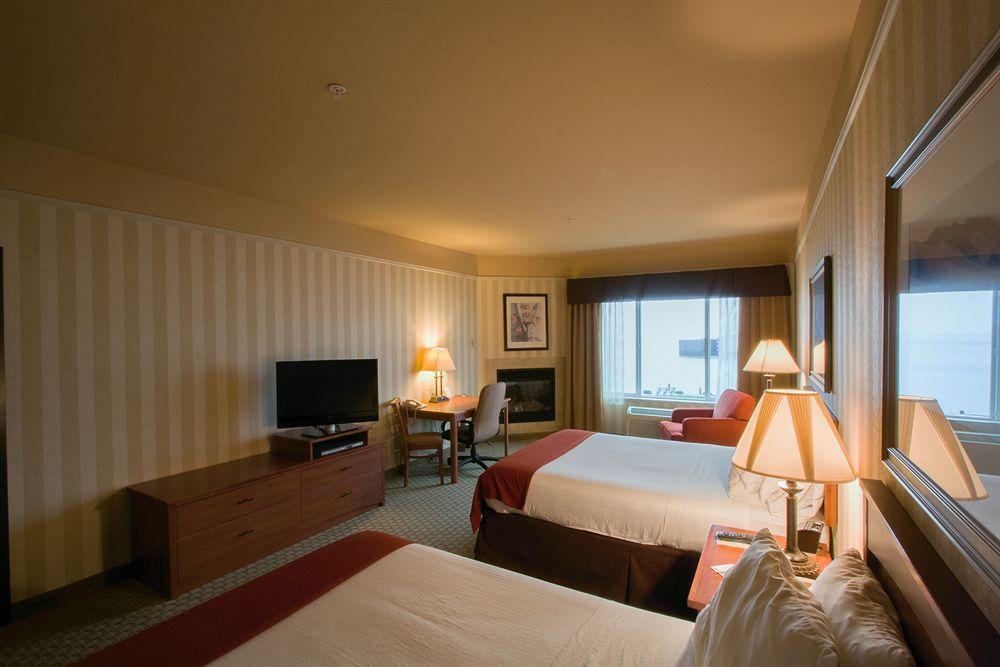 Holiday Inn Express Hotel & Suites Astoria, An Ihg Hotel Exterior photo