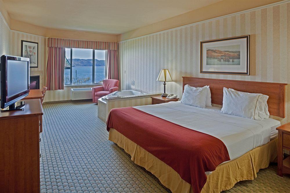 Holiday Inn Express Hotel & Suites Astoria, An Ihg Hotel Room photo